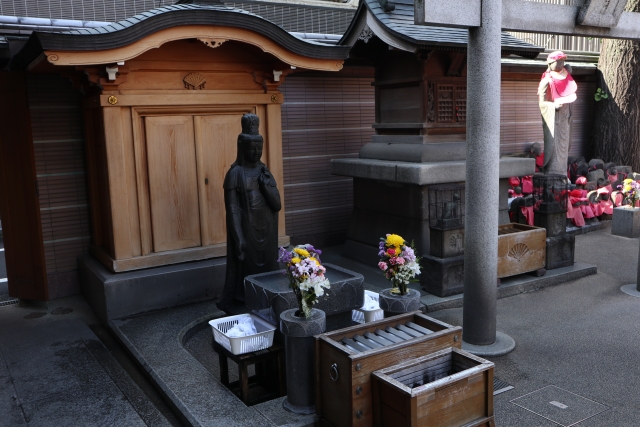 巣鴨　高岩寺　洗い観音像